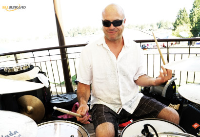 MOSS_BROTHERS_BAND_6